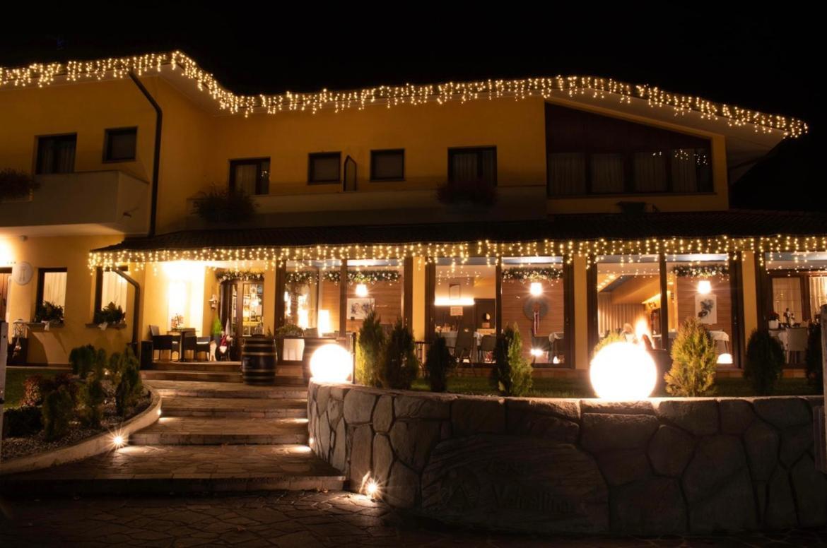Casa Valcellina Hotel Ristorante Монтереале-Вальчеллина Экстерьер фото